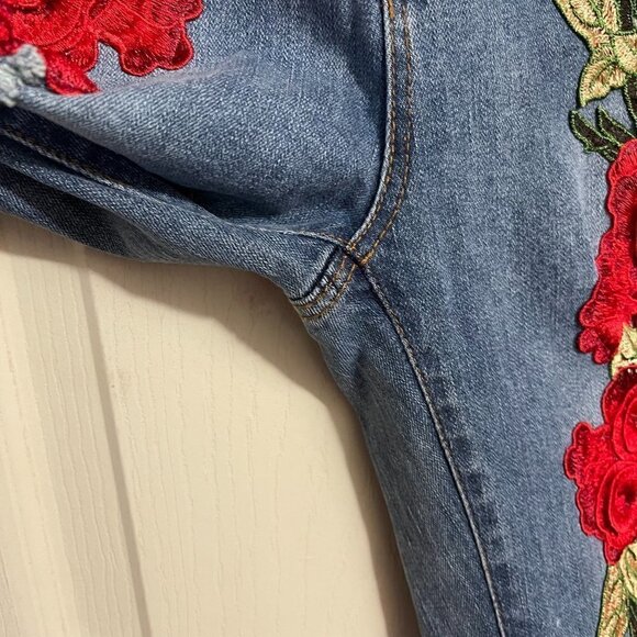 Emory Park Women's Floral Embroidered Distressed High Rise Straight Jeans Small - Picture 11 of 12